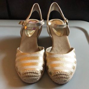 Anne Klein Shoes - ⭐️HOST PICK⭐️ NEW Anne Klein 8.5 shoes wedges gold Anne Klein Shoes - ⭐️HOST PICK⭐️ NEW Anne Klein 8.5 shoes wedges gold